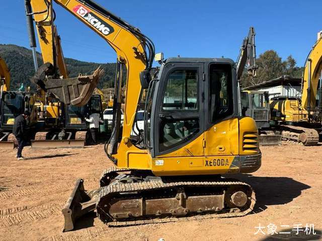 徐工 XE60D 挖掘机