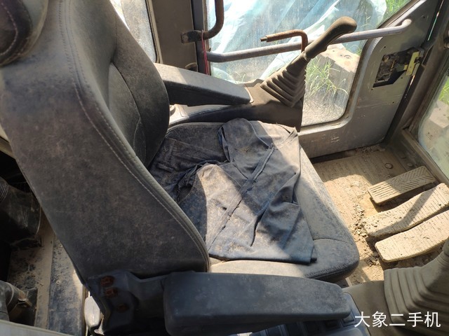 徐工 XE80 挖掘机