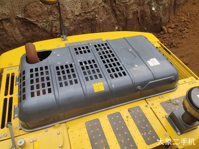 小松 PC220-8M0 挖掘机