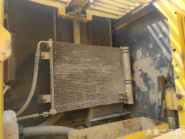 小松 PC240LC-8 挖掘机