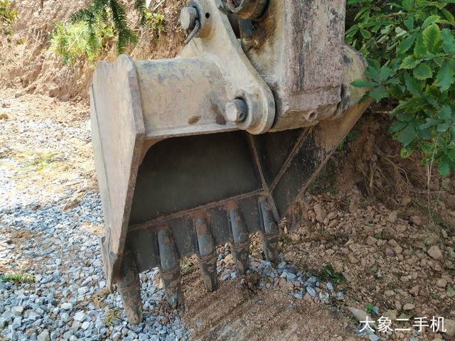 徐工 XE150D 挖掘机