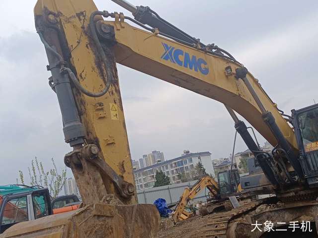 徐工 XE490D 挖掘机