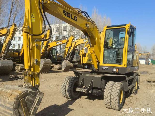 临工金利 LG680BM 挖掘机