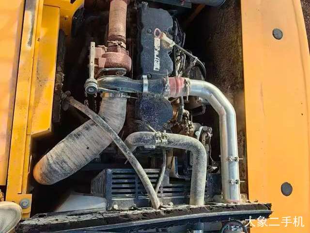 龙工 LG6225E 挖掘机