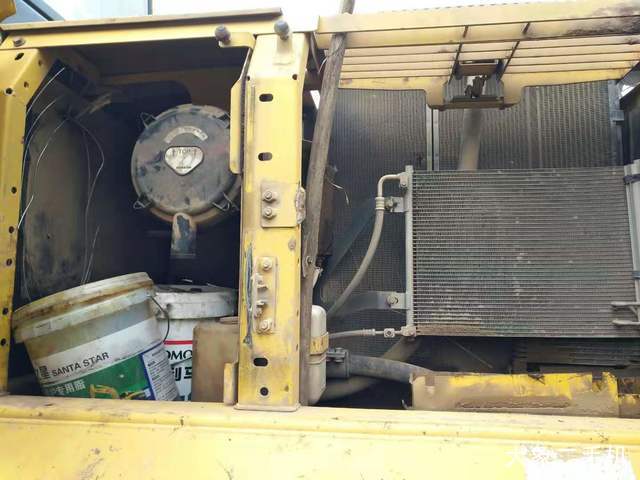 小松 PC240LC-8 挖掘机