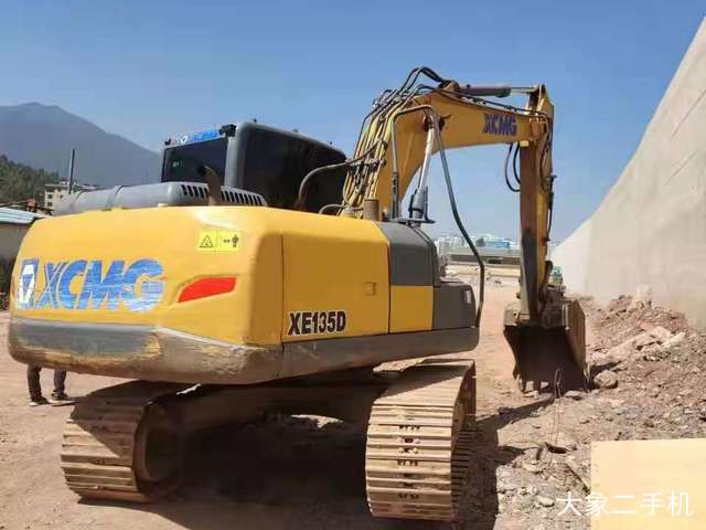 徐工 XE135D 挖掘机