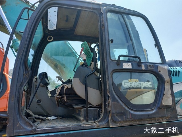 神钢 SK210LC-8 挖掘机