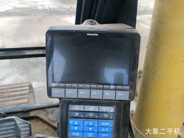 小松 PC220-8M0 挖掘机