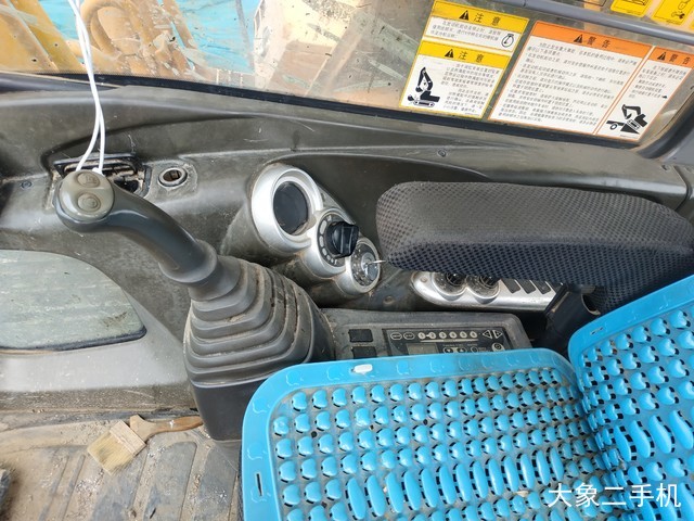 加藤 HD820E 挖掘机