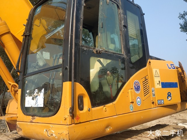 龙工 LG6215 挖掘机