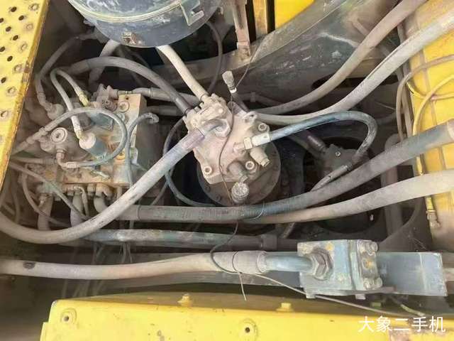 山东临工 LG6400E 挖掘机