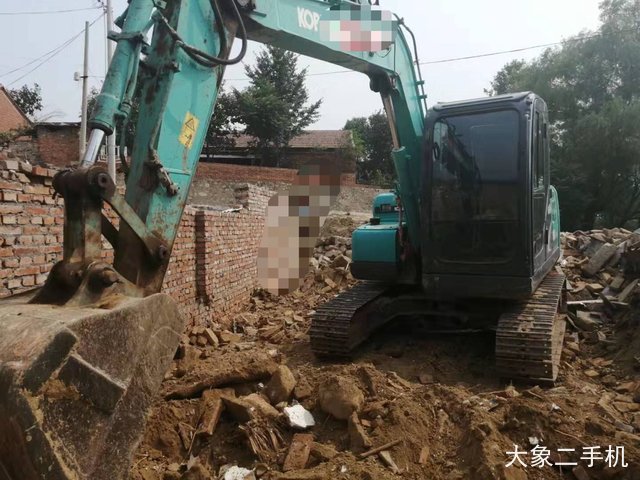 神钢 SK75-8 挖掘机