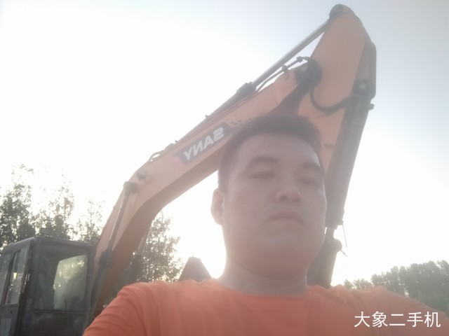 三一重工 SY215C 挖掘机