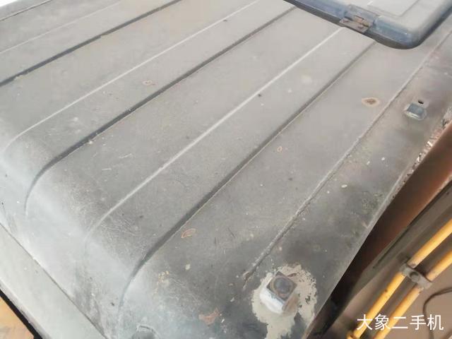 现代 R215-7 挖掘机