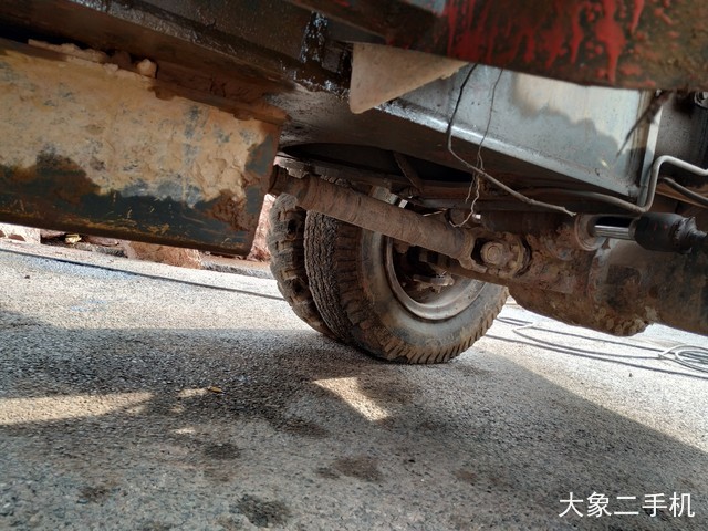 现代 R210W-7 挖掘机