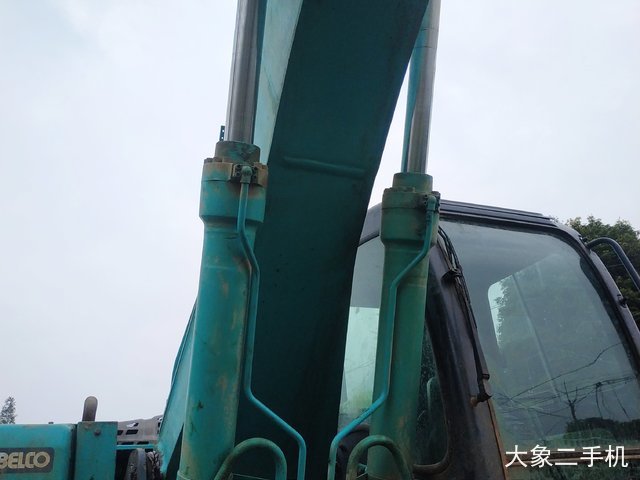 神钢 SK260LC-8 挖掘机