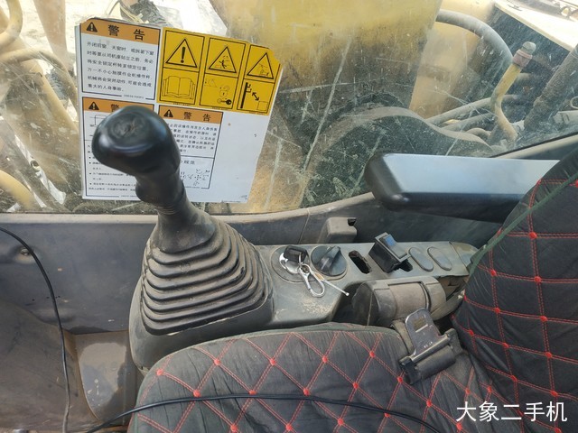 小松 PC220-8 挖掘机