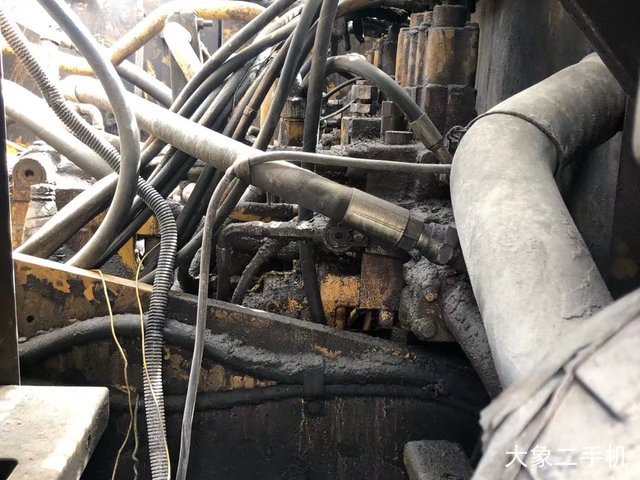 卡特彼勒 320B 挖掘机