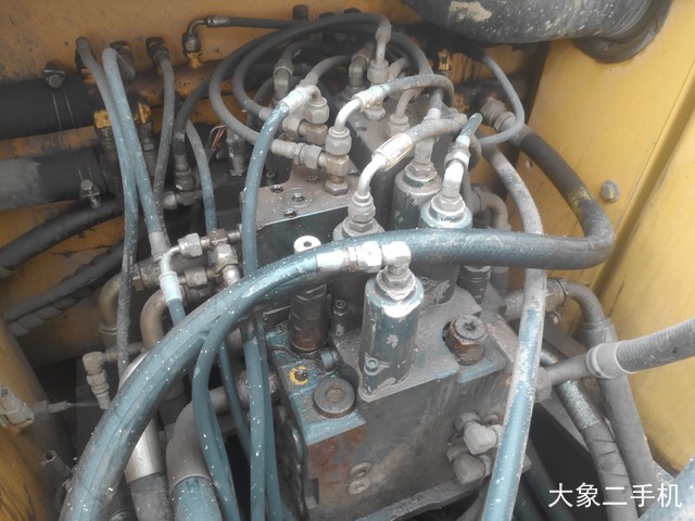 现代 R150LC-9 挖掘机