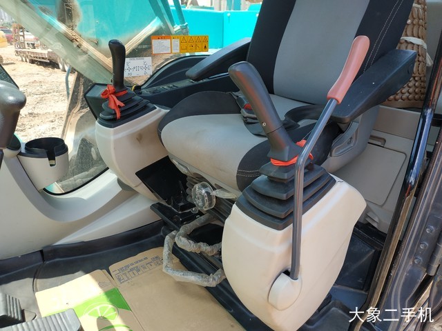 神钢 SK260LC-10 挖掘机