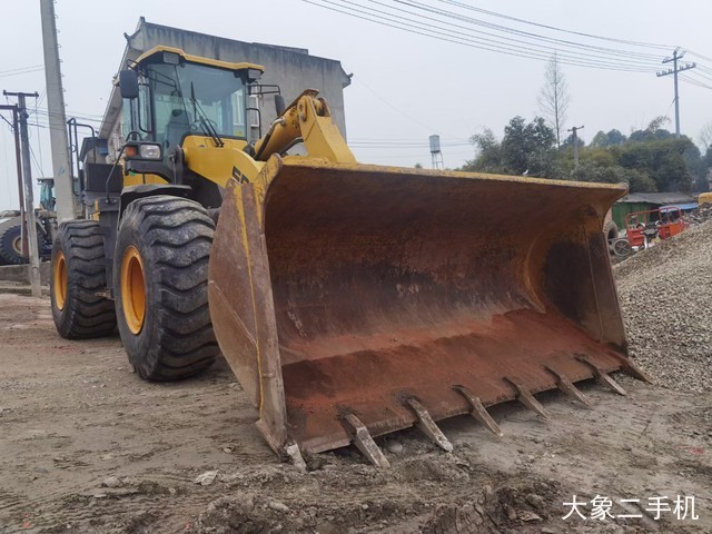 山东临工 L955F 装载机