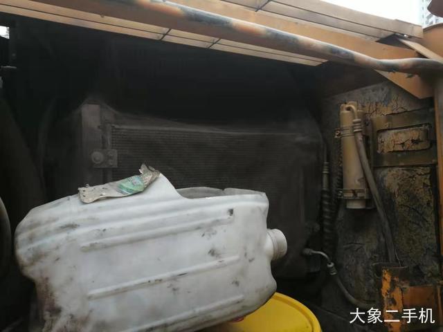 三一重工 SY215C-8 挖掘机