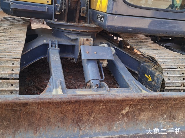 徐工 XE75D 挖掘机