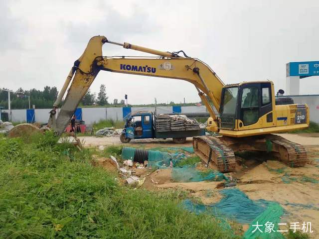 小松 PC210LC-8(600mm履带板) 挖掘机