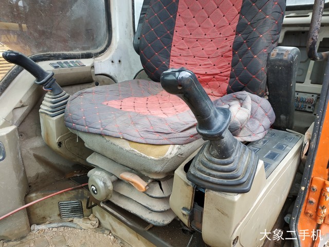 斗山 DH220-5 挖掘机