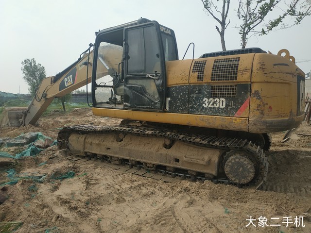 卡特彼勒 323DL 挖掘机