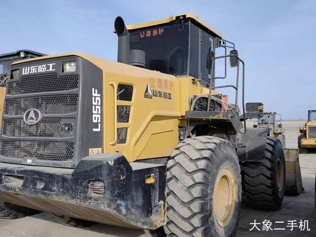 山东临工 L955F 装载机