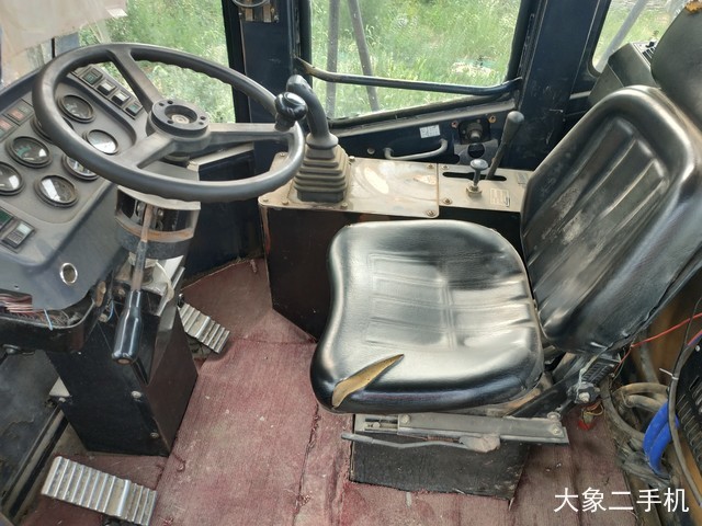 山工 SEM650B 装载机