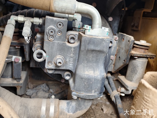 山东临工 E680F 挖掘机