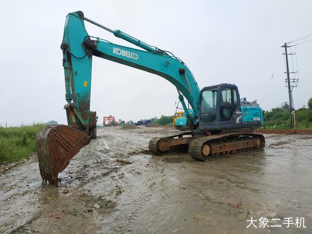 神钢 SK260LC-8 挖掘机