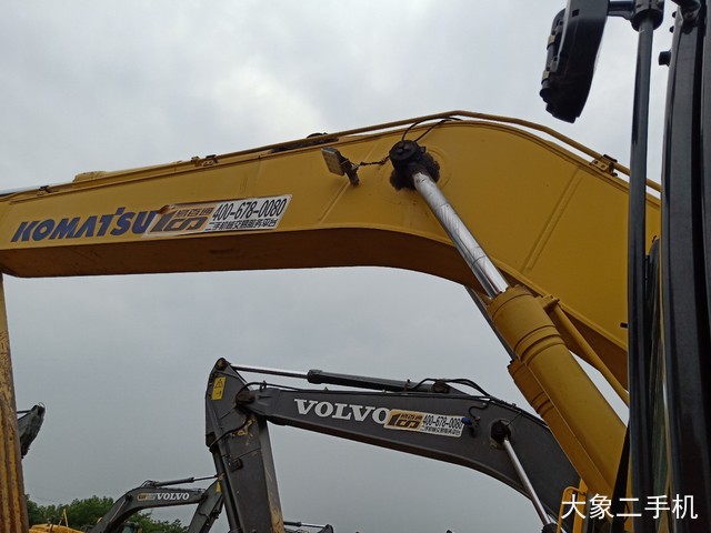 小松 PC240LC-8 挖掘机