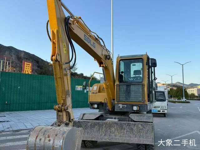 山东临工 E7150F 挖掘机