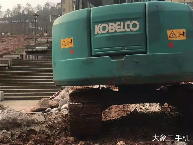 神钢 SK75-8 挖掘机