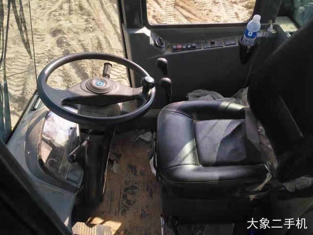 徐工 LW300FV 装载机