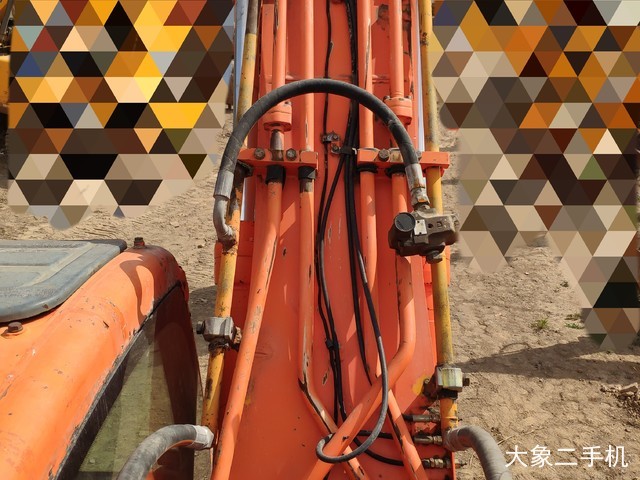 斗山 DX260LC 挖掘机