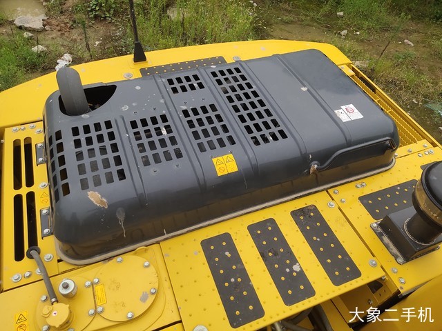 小松 PC220-8M0 挖掘机