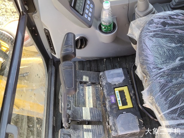 徐工 XE60D 挖掘机