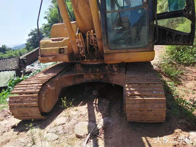 卡特彼勒 320B 挖掘机