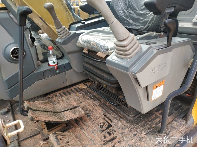 徐工 XE150D 挖掘机