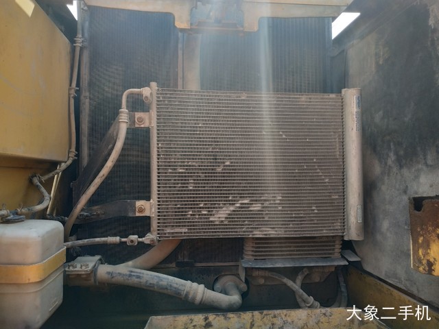 小松 PC220-8M0 挖掘机