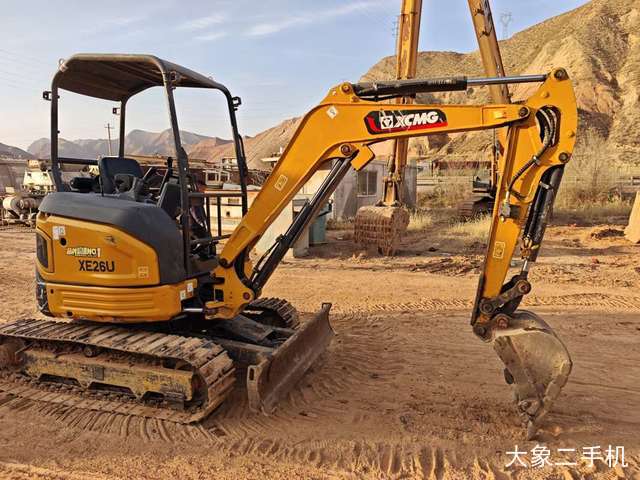 徐工 XE18 挖掘机