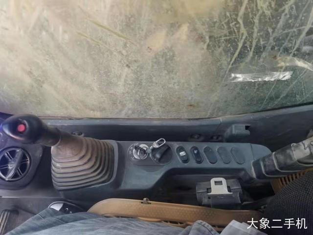 小松 PC240LC-8M0 挖掘机