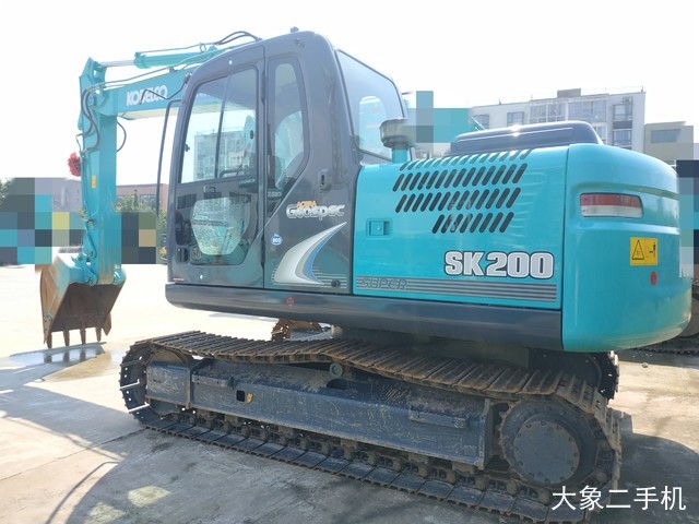 神钢 SK130-8 挖掘机