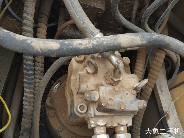 山东临工 LG6220 挖掘机