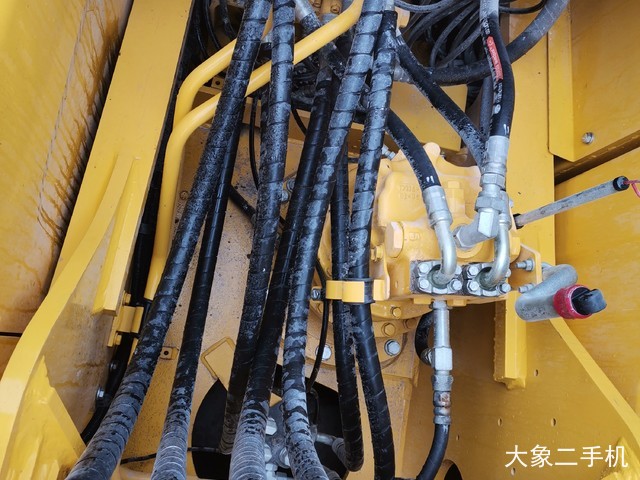 小松 PC240-8N1 挖掘机