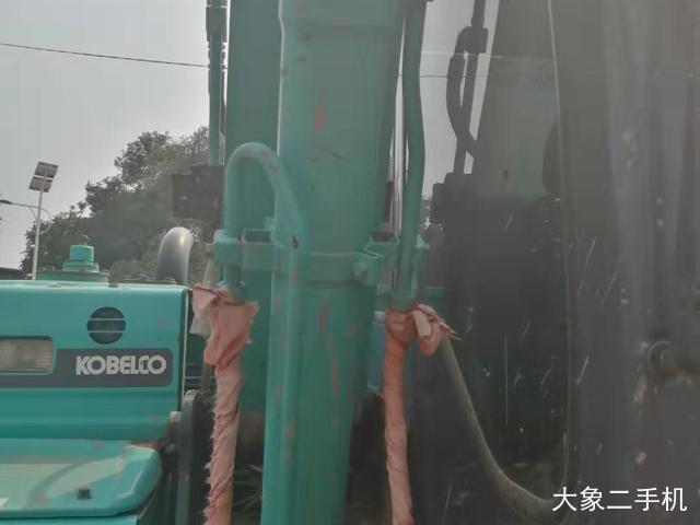 神钢 SK75-8 挖掘机